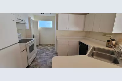 7810 Geneva Lane #61, Sarasota, FL 34243 - Photo 3