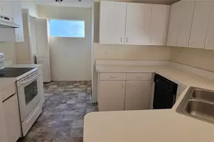 7810 Geneva Ln, Sarasota, FL 34243 - Photo 3