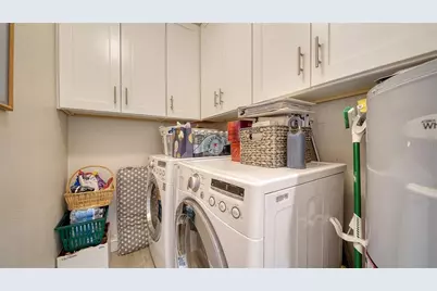 3530 Flores Avenue, Sarasota, FL 34239 - Photo 37