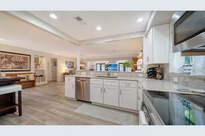 3530 Flores Avenue, Sarasota, FL 34239 - Photo 17