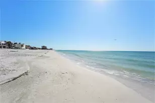 1007 Gulf Dr N, Bradenton Beach, FL 34217 - Photo 15