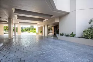 1211 Gulf of Mexico Dr, Longboat Key, FL 34228 - Photo 3