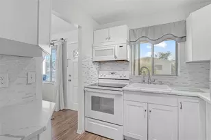 5940 Easy St, Bradenton, FL 34207 - Photo 7