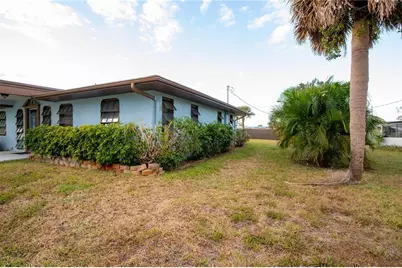 128 Bedford Drive NE, Port Charlotte, FL 33952 - Photo 5