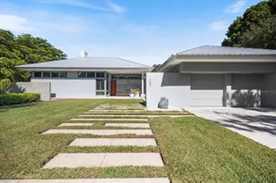 1739 Cherokee Dr, Sarasota, FL 34239 - Photo 3