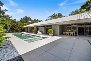 1739 Cherokee Dr, Sarasota, FL 34239 - Photo 51