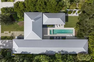 1739 Cherokee Dr, Sarasota, FL 34239 - Photo 5