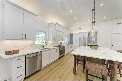 8245 Longbay Boulevard, Sarasota, FL 34243 - Photo 21