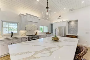 8245 Longbay Blvd, Sarasota, FL 34243 - Photo 11