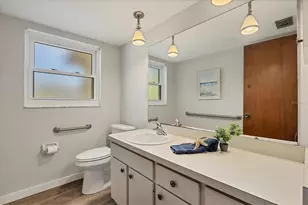 2115 Shadow Oaks Rd, Sarasota, FL 34240 - Photo 9