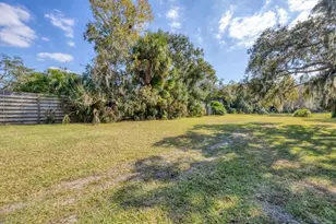 2115 Shadow Oaks Rd, Sarasota, FL 34240 - Photo 31