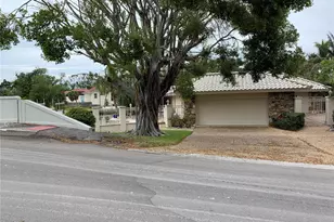 4839 Primrose Path, Sarasota, FL 34242 - Photo 9