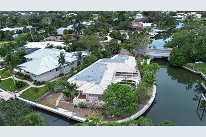 4839 Primrose Path, Sarasota, FL 34242 - Photo 19