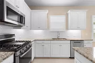 3835 Autumn Fern Ter, Sarasota, FL 34243 - Photo 9