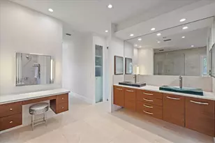 4136 Roberts Point Cir, Sarasota, FL 34242 - Photo 51