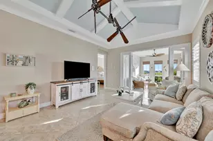 246 Sapphire Lake Dr, Bradenton, FL 34209 - Photo 5