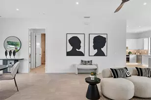 2306 Valencia Dr, Sarasota, FL 34239 - Photo 9