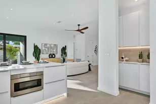 2306 Valencia Dr, Sarasota, FL 34239 - Photo 19