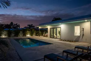 2306 Valencia Dr, Sarasota, FL 34239 - Photo 35