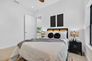 2306 Valencia Dr, Sarasota, FL 34239 - Photo 29