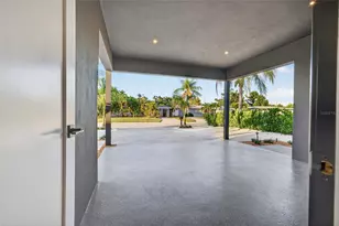 2306 Valencia Dr, Sarasota, FL 34239 - Photo 33