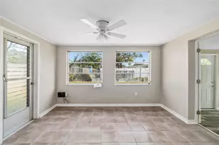 6051 Carlton Ave, Sarasota, FL 34231 - Photo 11