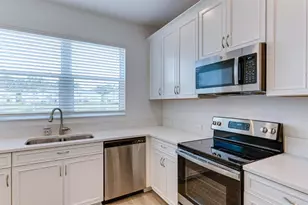 4095 Via Sienna Cir, Sarasota, FL 34243 - Photo 3