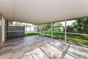 2897 Oak St, Sarasota, FL 34237 - Photo 5