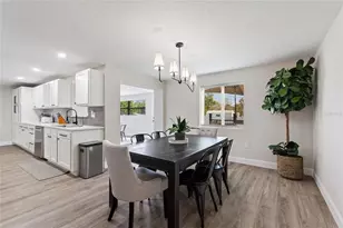 2054 Racimo Dr, Sarasota, FL 34240 - Photo 11