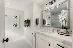 2054 Racimo Dr, Sarasota, FL 34240 - Photo 25