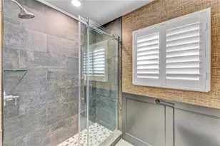 605 Key Royale Dr, Holmes Beach, FL 34217 - Photo 61