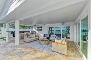 605 Key Royale Dr, Holmes Beach, FL 34217 - Photo 73