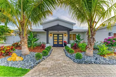 605 Key Royale Drive, Holmes Beach, FL 34217 - Photo 5