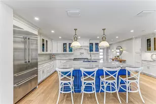 605 Key Royale Dr, Holmes Beach, FL 34217 - Photo 19