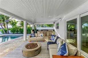 605 Key Royale Dr, Holmes Beach, FL 34217 - Photo 71