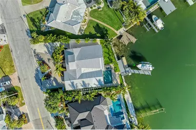 605 Key Royale Drive, Holmes Beach, FL 34217 - Photo 93