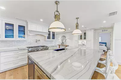 605 Key Royale Drive, Holmes Beach, FL 34217 - Photo 17