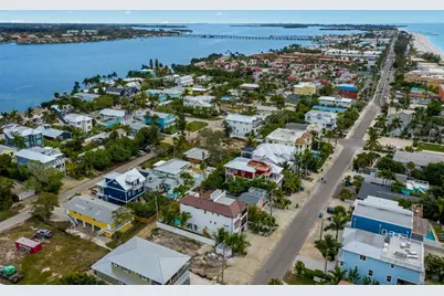 2213 Avenue C, Bradenton Beach, FL 34217 - Photo 13