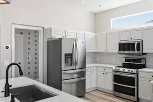 574 Planters Manor Way, Bradenton, FL 34212 - Photo 11