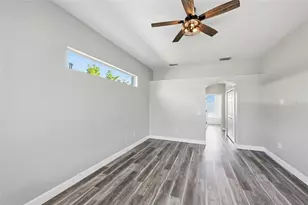 574 Planters Manor Way, Bradenton, FL 34212 - Photo 15