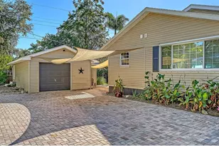 121 24th St W, Bradenton, FL 34205 - Photo 5