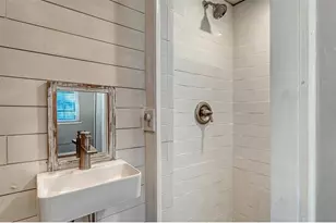 121 24th St W, Bradenton, FL 34205 - Photo 29