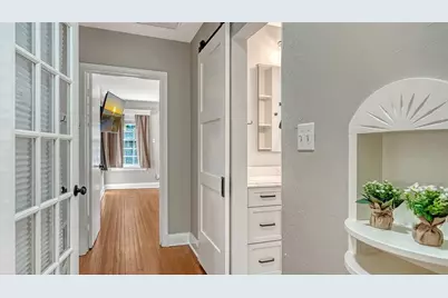 121 24th Street W, Bradenton, FL 34205 - Photo 11