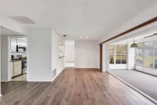 6613 9th Ave W, Bradenton, FL 34209 - Photo 3