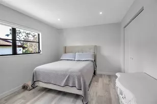 1649 Stanford Ln, Sarasota, FL 34231 - Photo 19