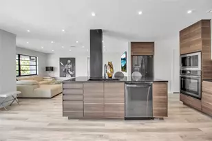 1649 Stanford Ln, Sarasota, FL 34231 - Photo 11