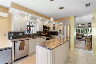 4966 Clubview Ct E, Bradenton, FL 34203 - Photo 7