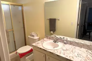 390 301 Blvd W, Bradenton, FL 34205 - Photo 9