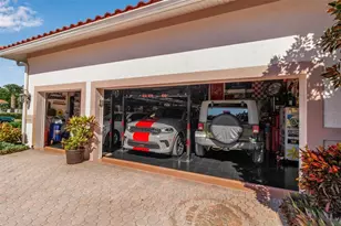 1076 Ruisdael Cir, Nokomis, FL 34275 - Photo 9