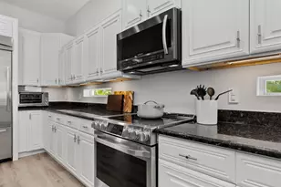 2159 Hawthorne St, Sarasota, FL 34239 - Photo 13